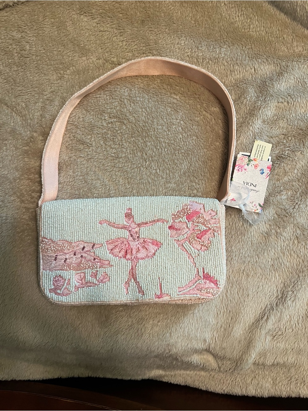 ✅VIRAL Ballerina beaded bag.